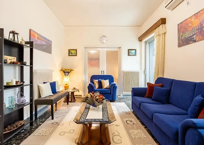 Seaside Family Haven - Avia's Spacious Getaway * Avía