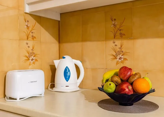 Seaside Family Haven - Avia's Spacious Getaway * Avía