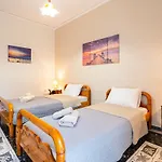 Apartamento Seaside Family Haven - Avia's Spacious Getaway *