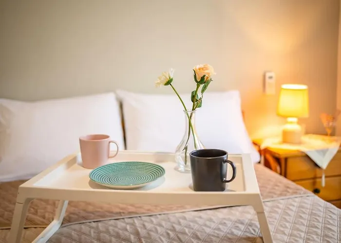 Seaside Family Haven - Avia's Spacious Getaway Appartement *