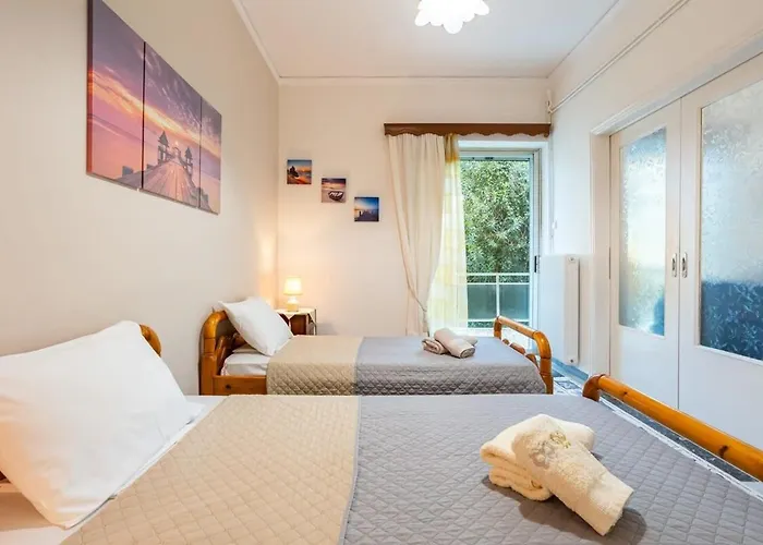 Seaside Family Haven - Avia's Spacious Getaway Avía