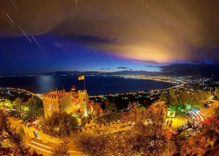 Seaside Family Haven - Avia's Spacious Getaway Avía