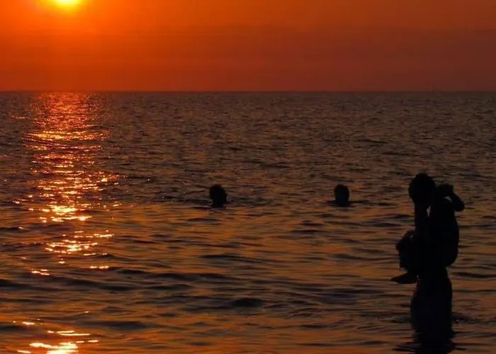 דירה Seaside Family Haven - Avia's Spacious Getaway Avía